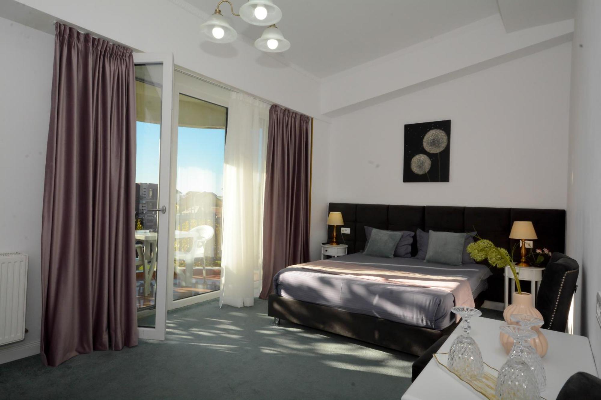 Hotel Andre'S Krajowa Zewnętrze zdjęcie
