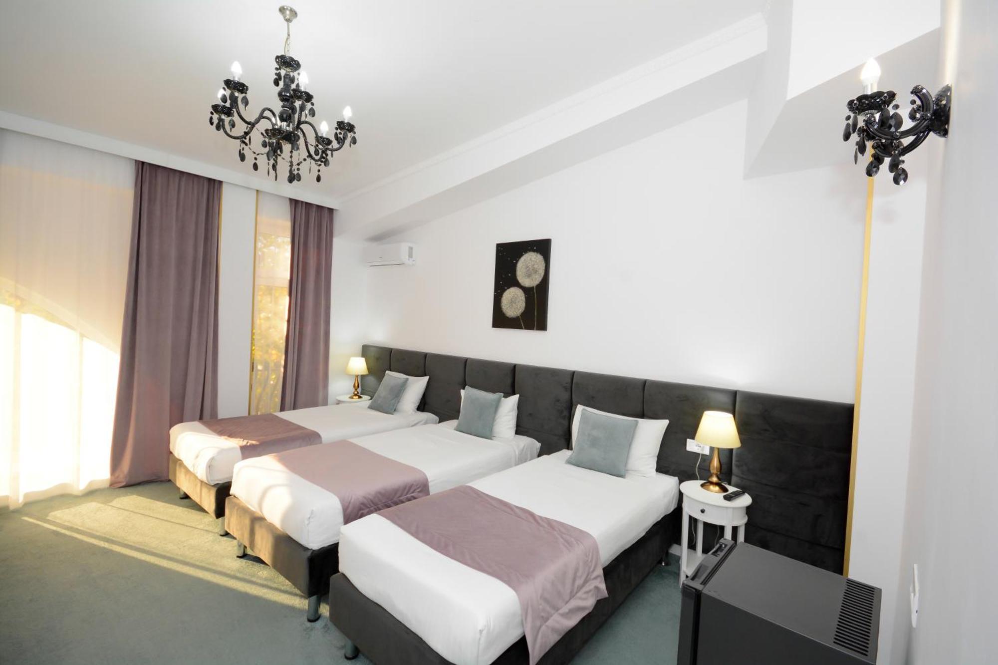 Hotel Andre'S Krajowa Zewnętrze zdjęcie