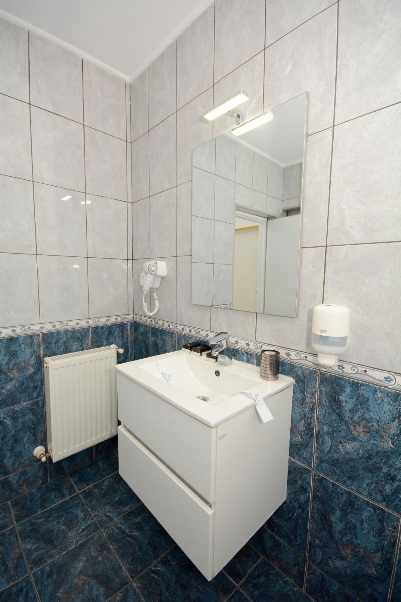 Hotel Andre'S Krajowa Zewnętrze zdjęcie