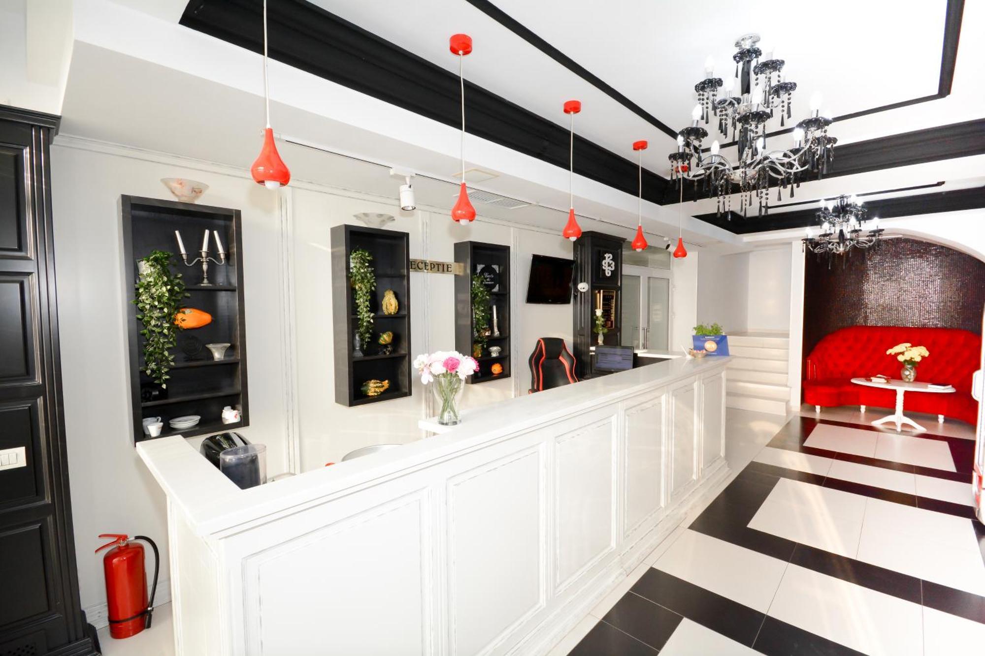 Hotel Andre'S Krajowa Zewnętrze zdjęcie