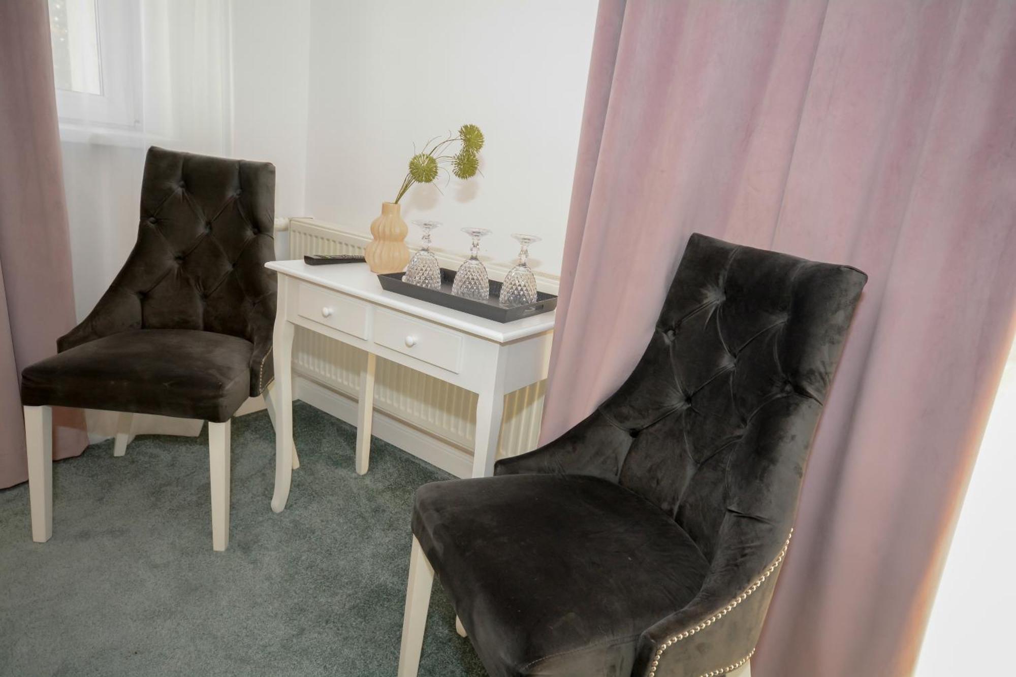 Hotel Andre'S Krajowa Zewnętrze zdjęcie