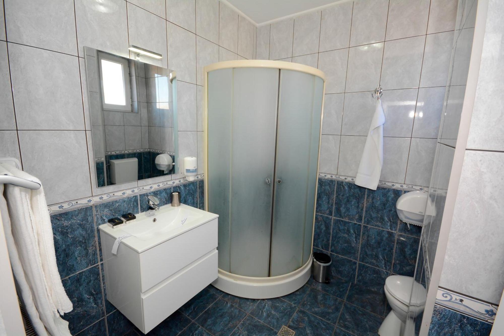 Hotel Andre'S Krajowa Zewnętrze zdjęcie