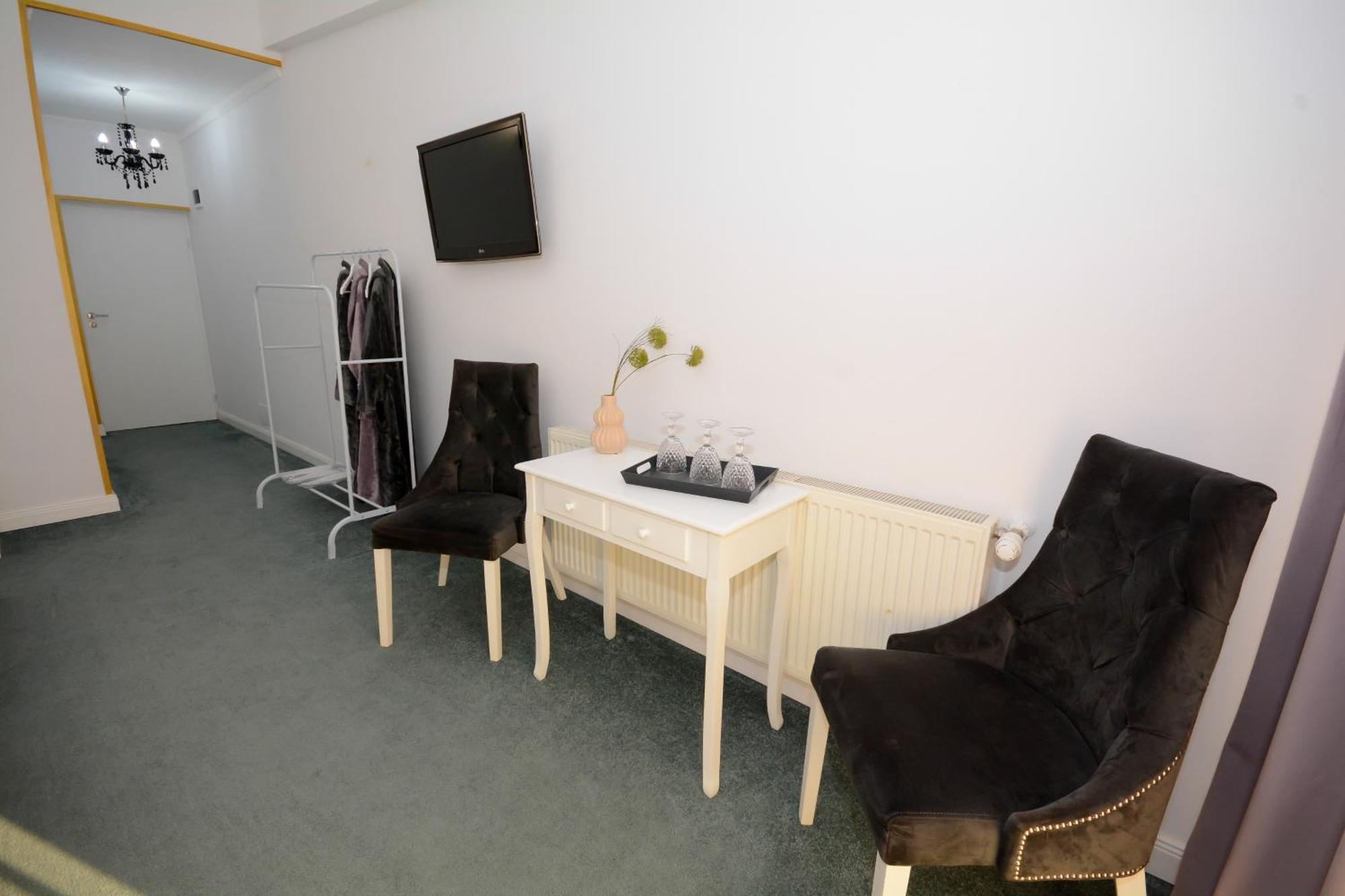 Hotel Andre'S Krajowa Zewnętrze zdjęcie
