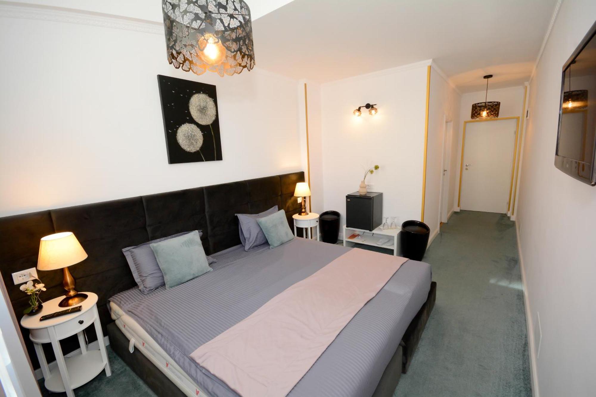 Hotel Andre'S Krajowa Zewnętrze zdjęcie